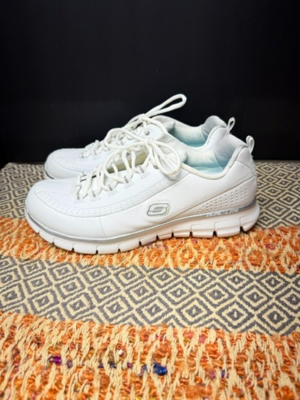 Skechers Synergy Elite Status Woman's Size 11